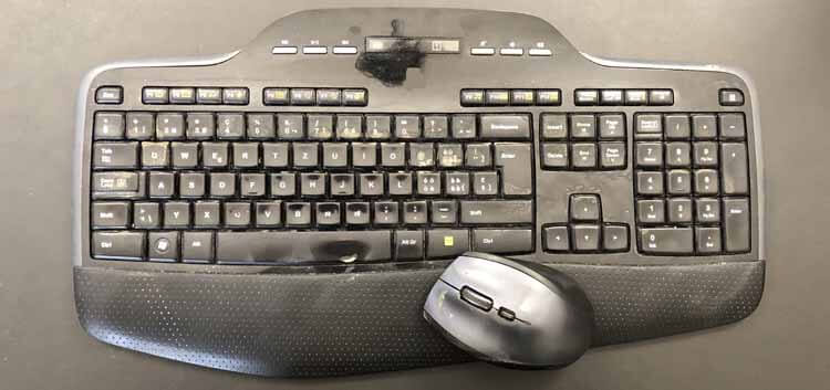 Alte Tastatur und Computermaus entsorgen